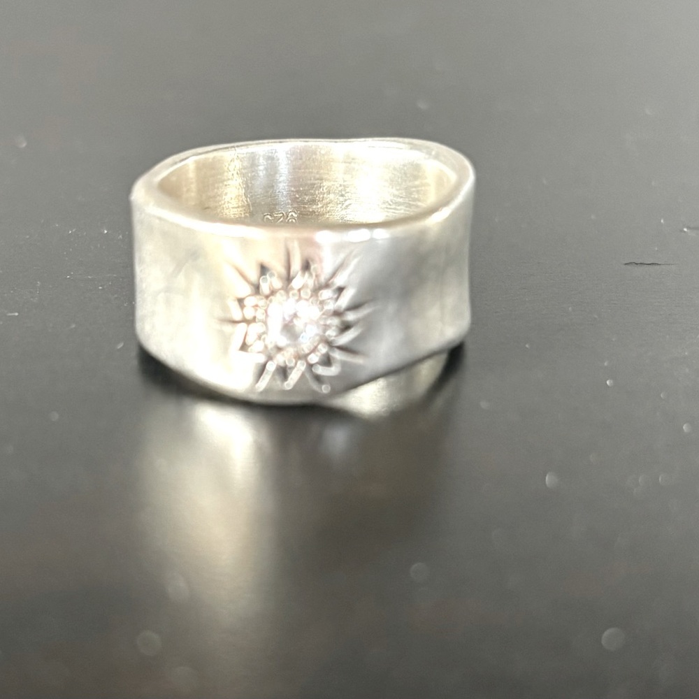 Lisa Leonard sunburst diamond ring, size 7. Sterling silver.